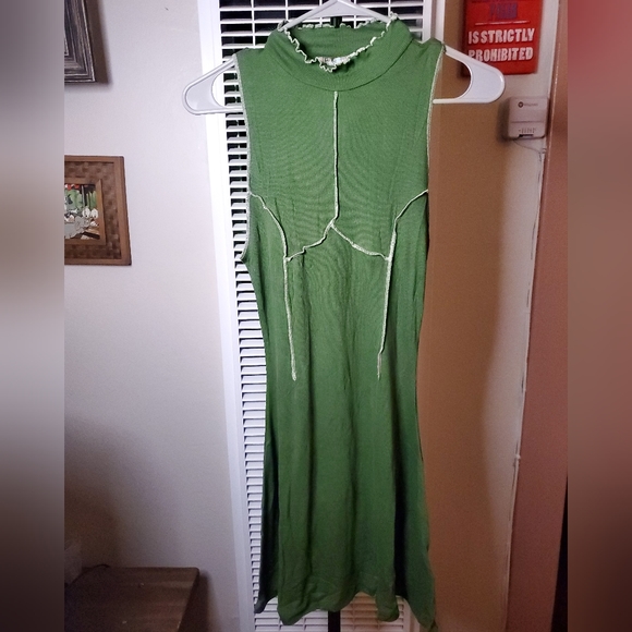 Green Ribbed Dress - Picture 2 of 5